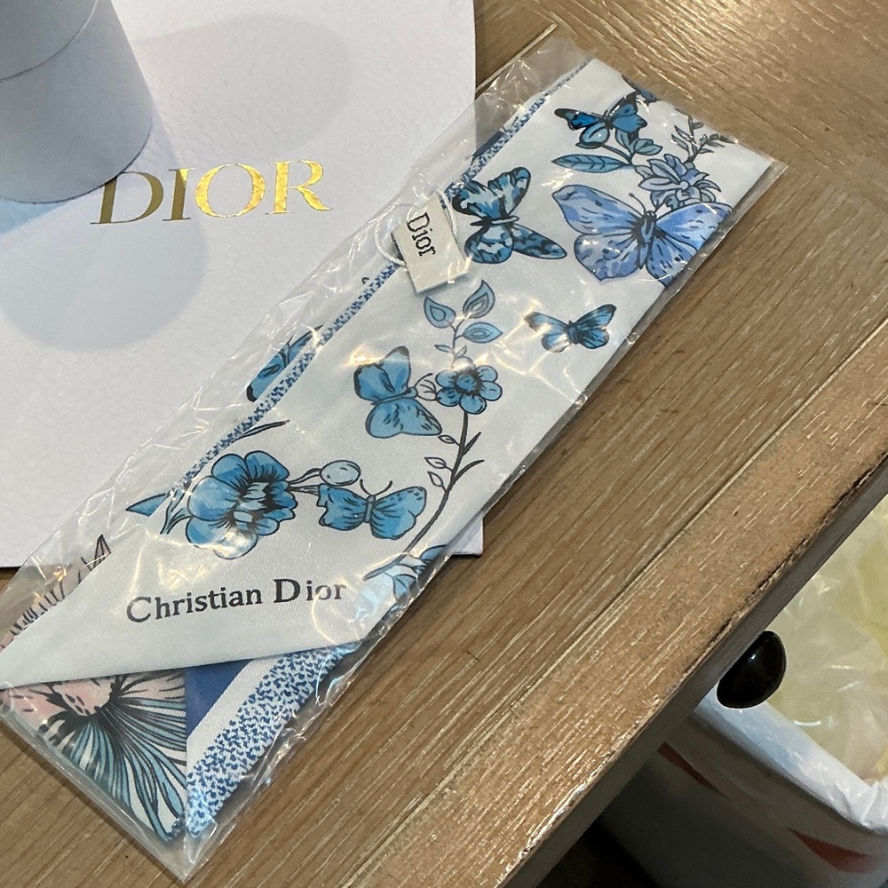 Dior White and Blue butterfly Floral twilly scarf.  Gift box & bag.   GWP. - Picture 3 of 4